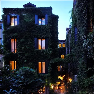 Otel Flora